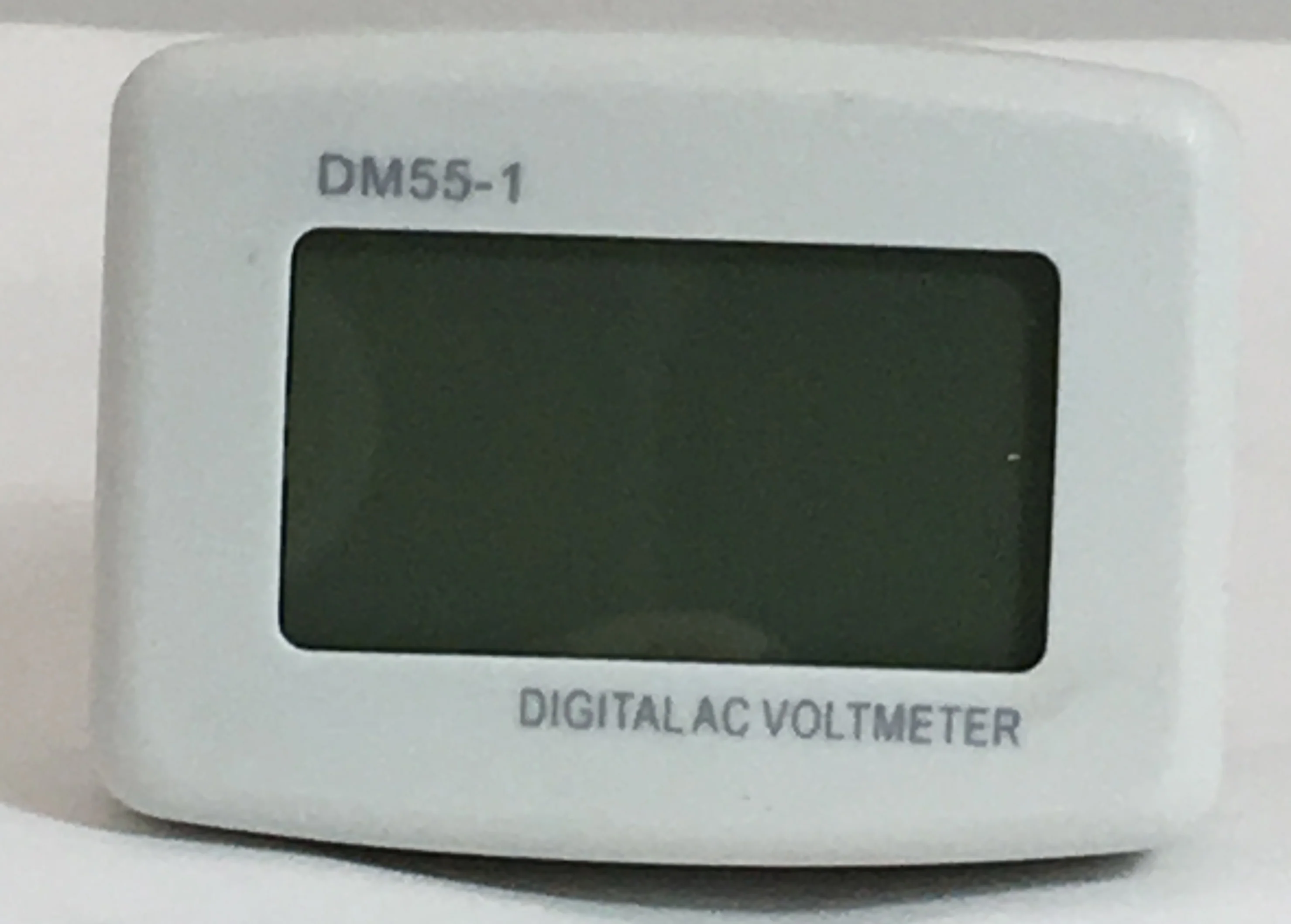 MFJ-DM55-1E, DIGITAL 220VAC LINE VOLTMETER,130-300V,EURO PLUG